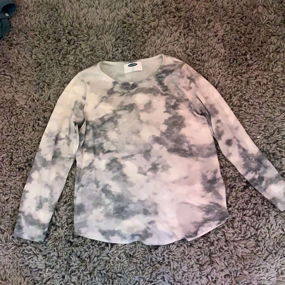 Tie die long sleeved hooded shirt. Size: Kids M(8)